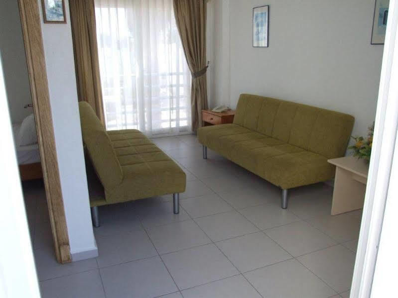 Paradise Apart Hotel บิเตซ ภายนอก รูปภาพ